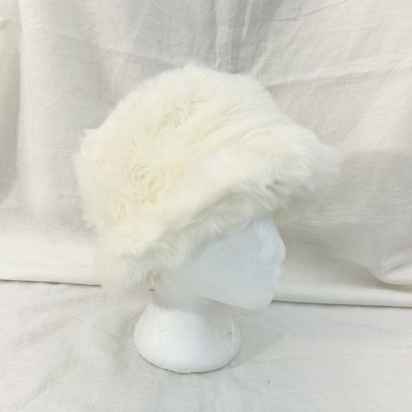Faux Fur Bucket Hat in Cream - Picture 3 of 13